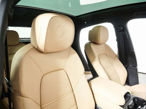 New 2026 Porsche Cayenne Coupe image 25