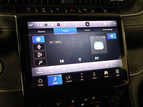 Used 2023 Jeep Grand Cherokee L Overland w/ Rear Seat Video Group I AWD/4WD image 35