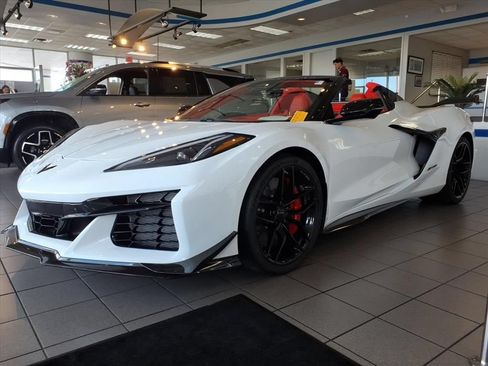Used 2026 Chevrolet Corvette Z06 RWD image 6