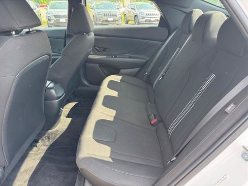Used 2025 Hyundai Elantra Sport FWD image 8