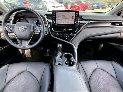 Used 2022 Toyota Camry XSE image 13