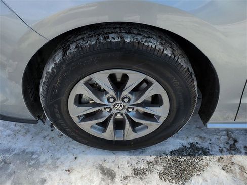 Certified 2024 Toyota Sienna XLE w/ XLE Plus Package image 28