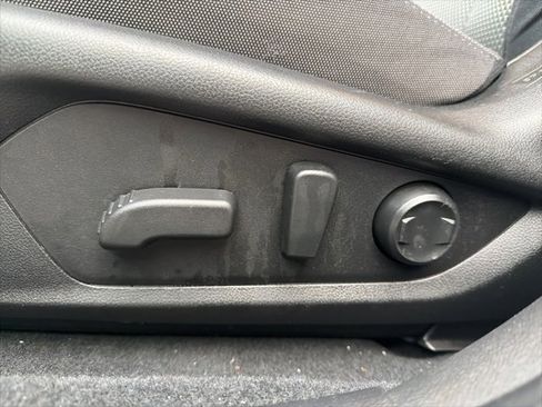 Used 2024 Subaru Crosstrek 2.0i Premium image 11