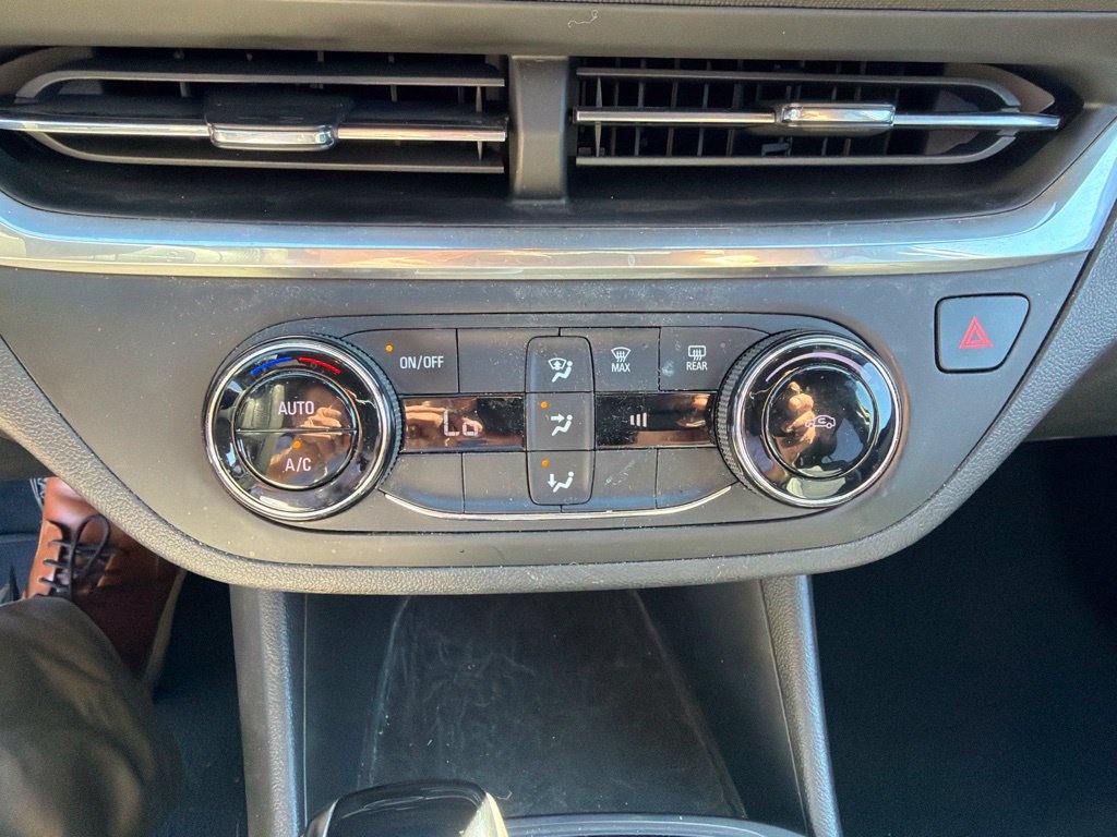 Used 2024 Buick Envista Preferred FWD image 11