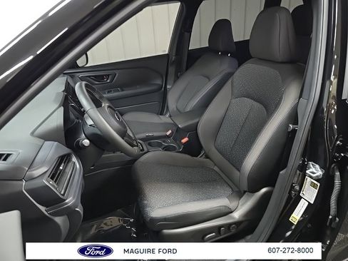 Used 2025 Subaru Forester Premium image 33