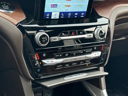 Used 2021 Ford Explorer King Ranch w/ Premium Technology Package image 21