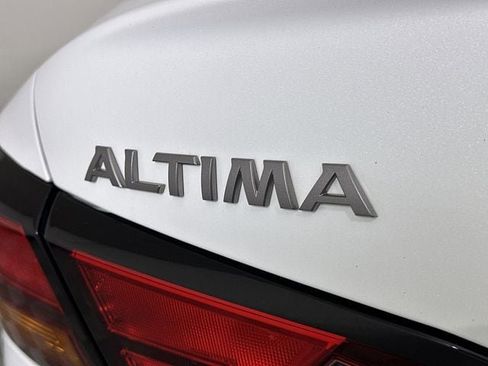 Used 2023 Nissan Altima 2.5 SV FWD image 32