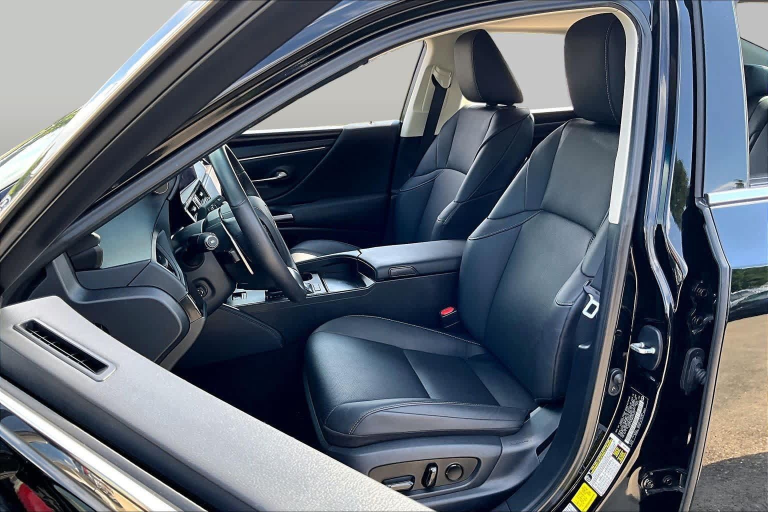 Used 2024 Lexus ES 350 w/ Premium Package FWD image 7