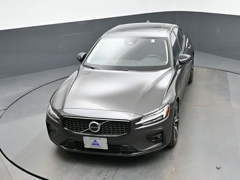 Used 2025 Volvo S60 B5 Plus image 41