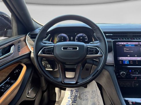 Used 2022 Jeep Grand Cherokee L Summit w/ Luxury Tech Group V AWD/4WD image 14