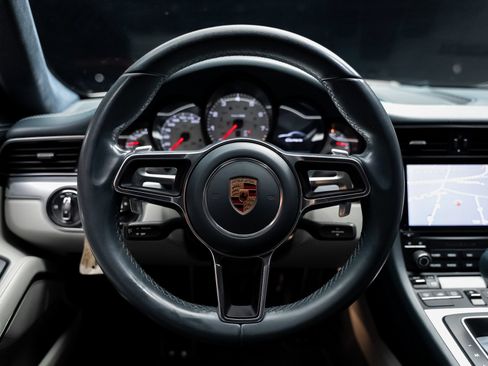 Used 2018 Porsche 911 Carrera RWD image 43