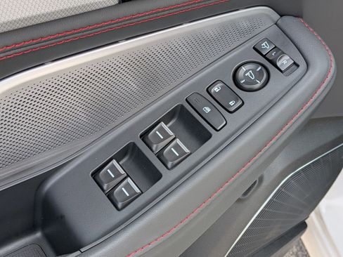 Used 2025 Acura MDX A-Spec image 13