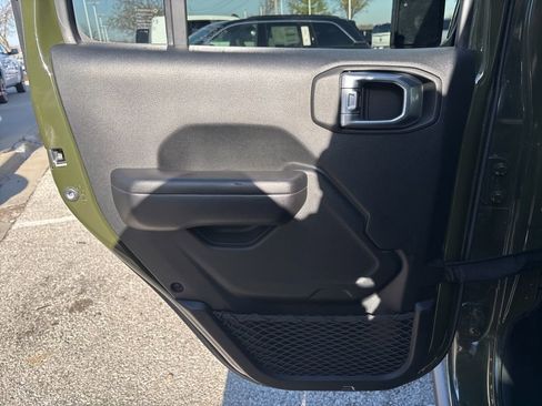 Used 2021 Jeep Wrangler Unlimited Sport S image 39