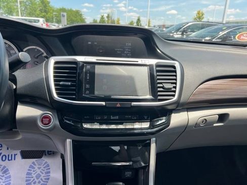 Used 2017 Honda Accord EX-L image 17
