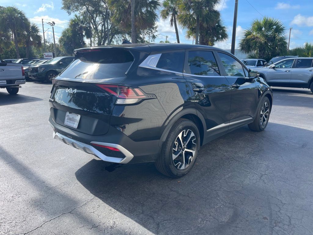 Used 2025 Kia Sportage EX FWD image 6