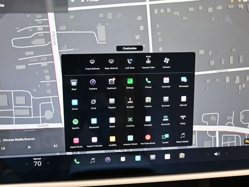 Used 2022 Tesla Model S image 32