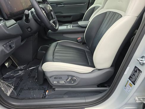 Certified 2024 Kia EV9 GT-Line image 28