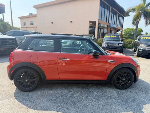 Used 2019 MINI Cooper 2-Door Hardtop FWD image 6