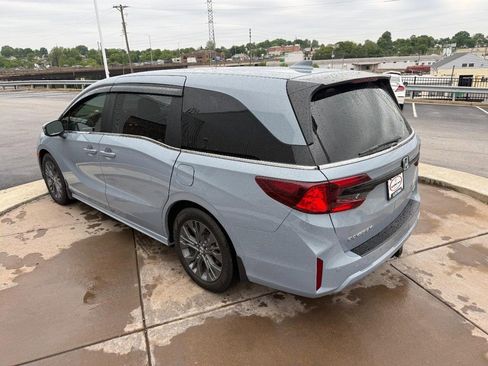 Used 2025 Honda Odyssey Touring image 7