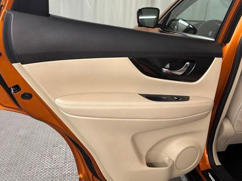 Used 2017 Nissan Rogue SL w/ SL Premium Package AWD/4WD image 26