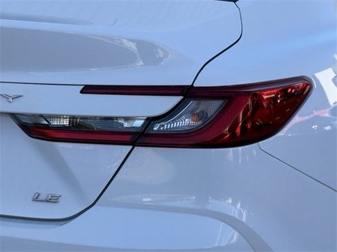 Used 2025 Toyota Camry SE image 7