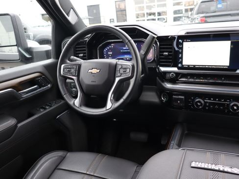 Used 2024 Chevrolet Silverado 3500 High Country w/ Technology Package image 17