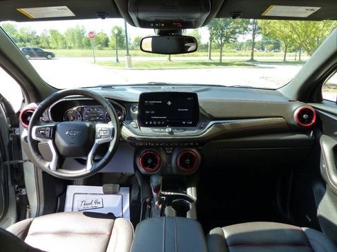 Used 2025 Chevrolet Blazer RS FWD image 39