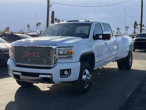 Used 2015 GMC Sierra 3500 Denali w/ Duramax Plus Package image 2