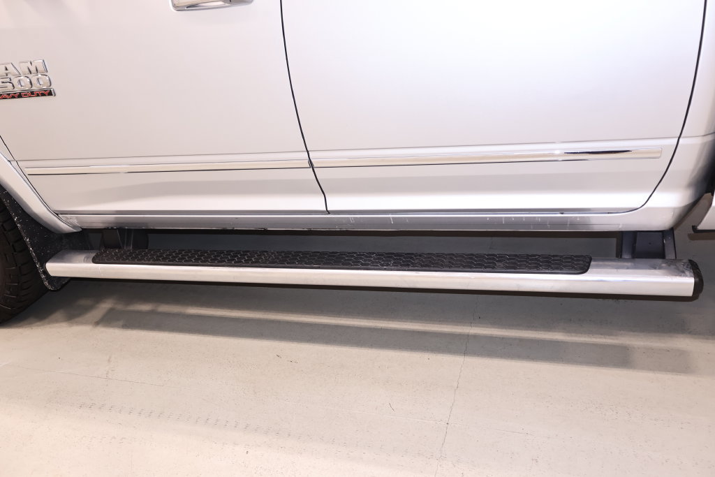 Used 2018 RAM 2500 Laramie w/ Convenience Group AWD/4WD image 40