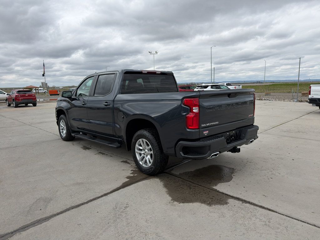 Used 2021 Chevrolet Silverado 1500 RST AWD/4WD image 3
