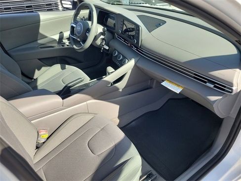 New 2026 Hyundai Elantra SE image 16