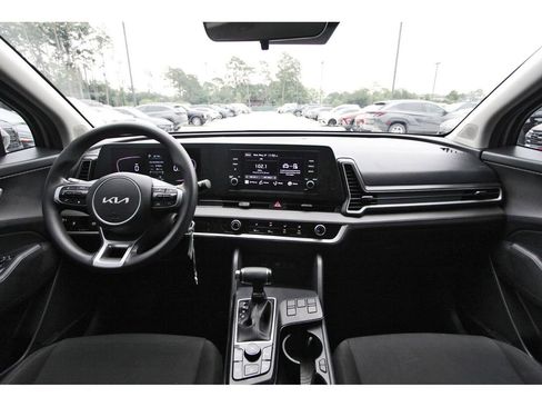 Used 2023 Kia Sportage LX FWD image 12