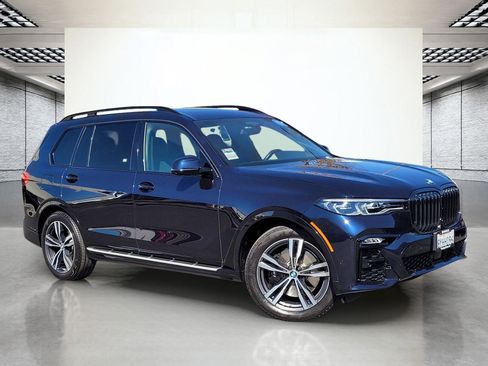 Certified 2022 BMW X7 xDrive40i w/ M Sport Package image 2