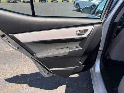 Used 2017 Toyota Corolla LE w/ Carpet Mat Package (TMS) FWD image 29