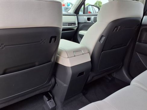 Used 2025 Hyundai Santa Fe SE FWD image 22