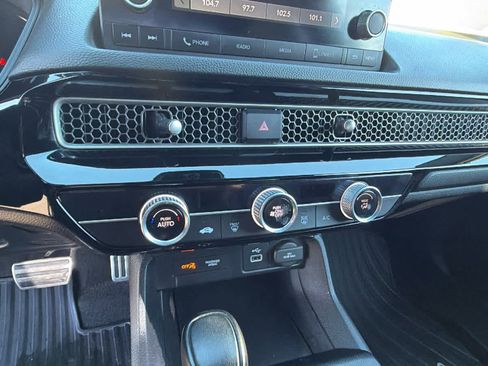 Used 2022 Honda Civic Sport image 14