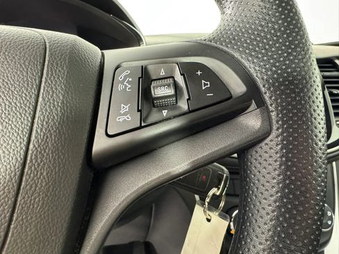 Used 2018 Chevrolet Trax LS AWD/4WD image 15