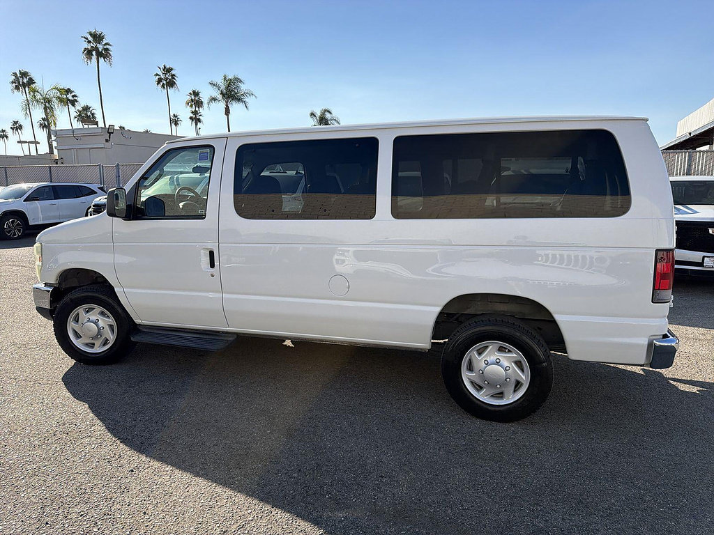 Used 2008 Ford E-350 and Econoline 350 XLT RWD image 8