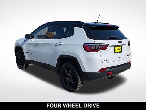Used 2024 Jeep Compass Trailhawk AWD/4WD image 3