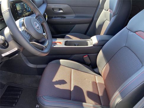 New 2026 Nissan Kicks SR image 23