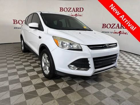 Used 2015 Ford Escape SE FWD image 1