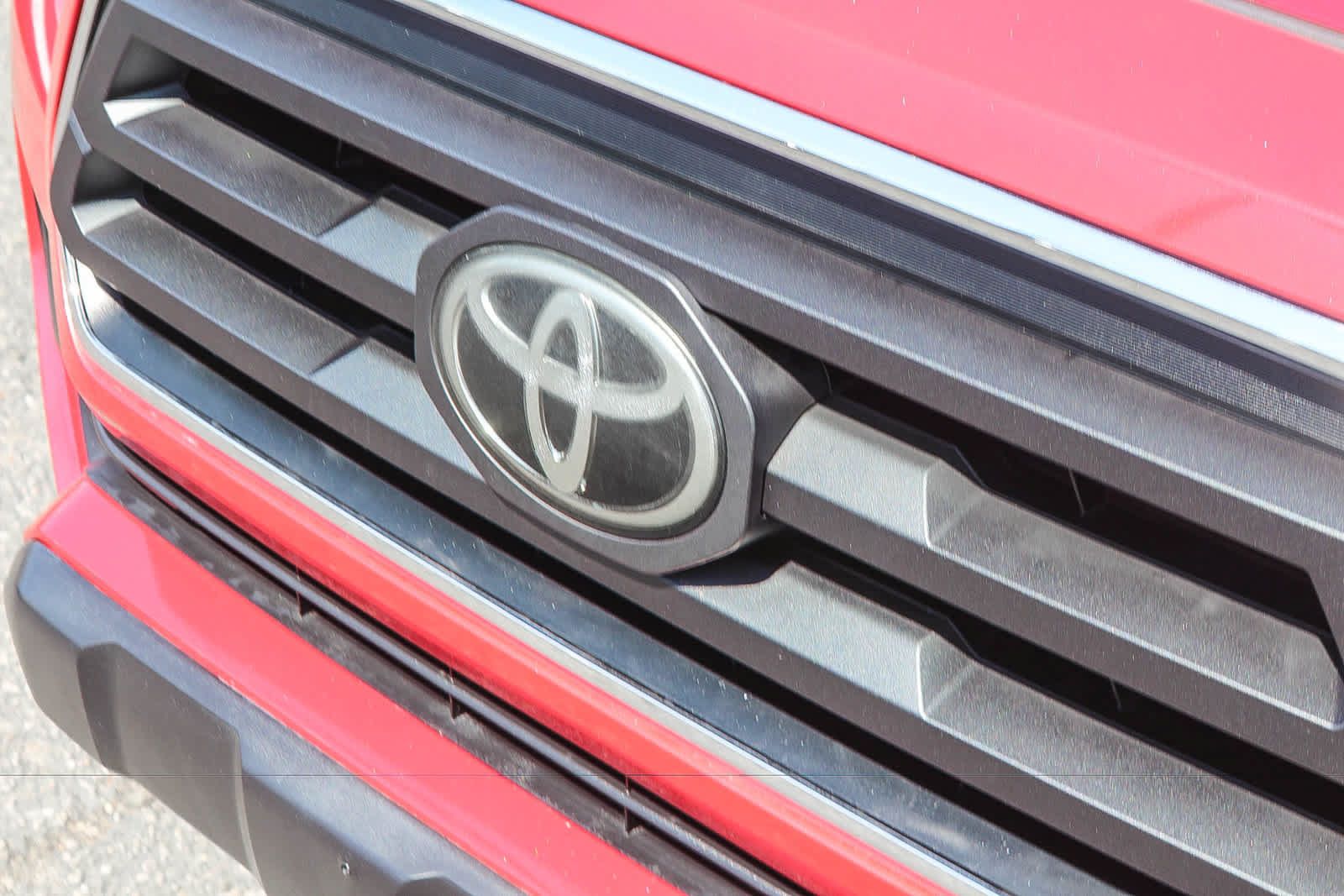 Used 2021 Toyota Tacoma SR5 RWD image 14