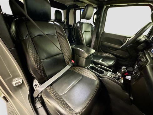 Used 2023 Jeep Gladiator Overland AWD/4WD image 27