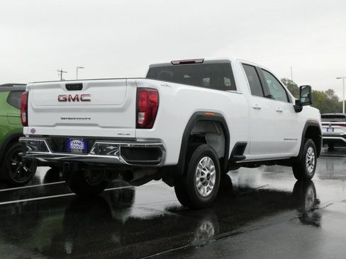 Used 2024 GMC Sierra 2500 SLE w/ SLE Convenience Package image 3