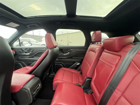 Certified 2025 Lincoln Corsair Reserve w/ Rear Removable Package Tray image 12