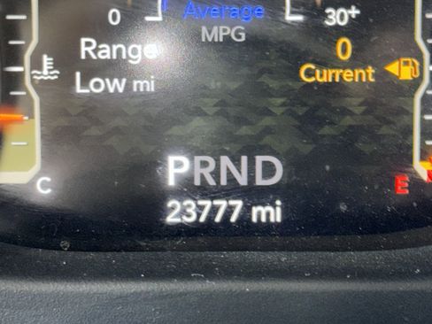 Used 2019 Jeep Wrangler Unlimited Sahara image 24