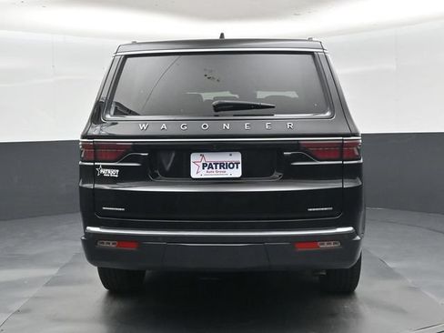 Used 2022 Jeep Wagoneer Series I AWD/4WD image 6