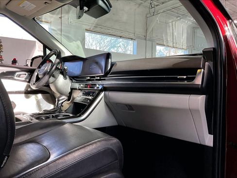Used 2023 Kia Carnival SX Prestige image 14