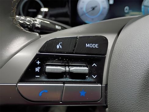 Certified 2025 Hyundai Elantra SEL image 13