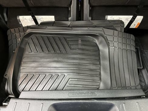 Used 2019 Ford Explorer XLT w/ Equipment Group 202A AWD/4WD image 33